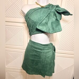 Green Two-Piece Set with Bow Detail